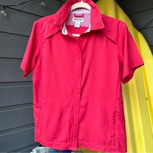 MAGELLAN amazing outdoors button-down shirt, like new. Great material!